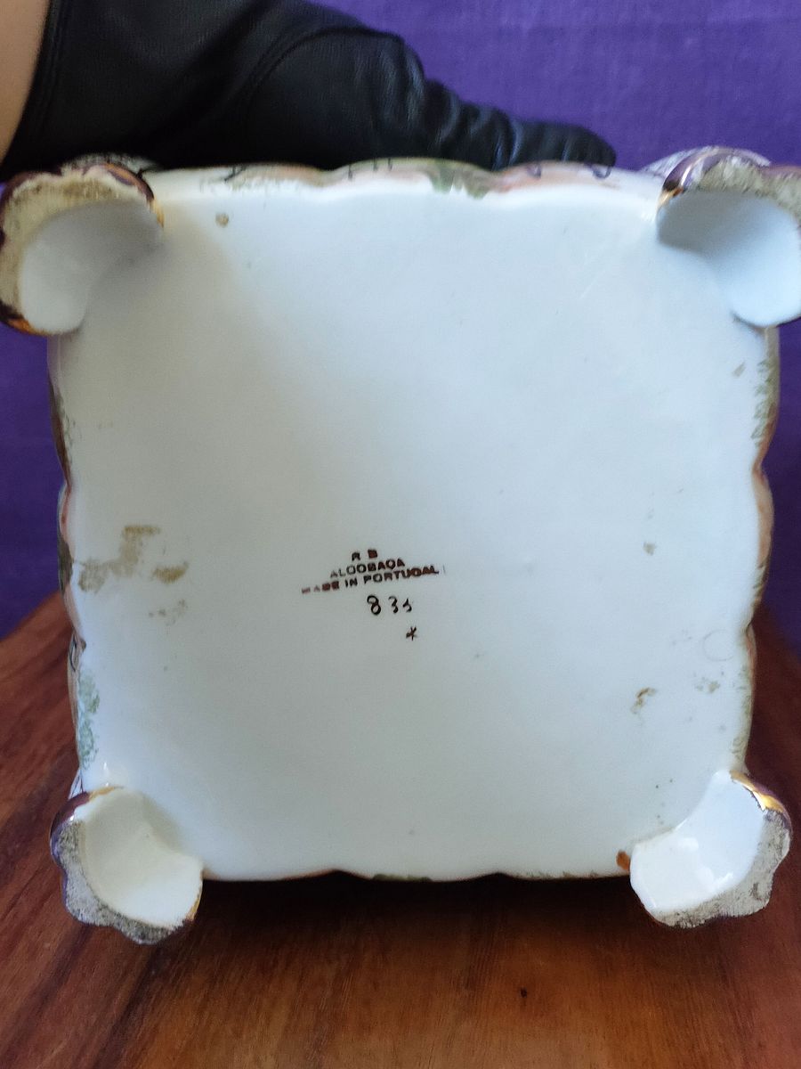Caixa de Cerâmica Vintage Pintada à Mão - Faiança de Alcobaça por Raul da Bernarda & Filhos (1875) product image (6)