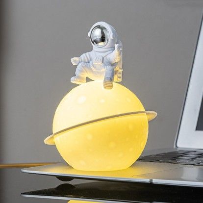Austronaut Moon product image (1)