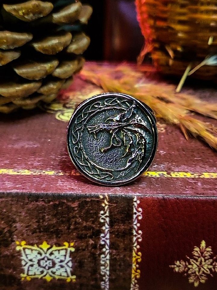 The Armored Kingdom Howling Guardian Wolf Ring product image (1)