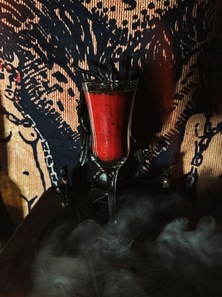 Lilith Candle product image (1)