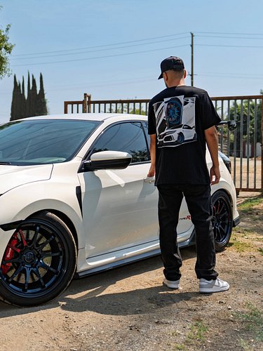 When your car turns heads, your fit should too 😮‍💨🔥
Massive shoutout to @alexfk8_typer for rocking the custom tee we made of ...