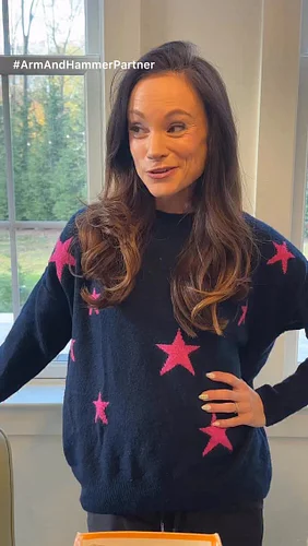 Winter magic — no snowstorm required ☃️

With a little help from @ArmandHammer Baking Soda, we made our own snow for an indoo...