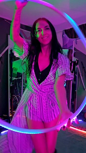 Addicted to the flow! Been a while since a hoop video ⚡️ 

#flowarts #hulahoop #ledhoop #lighttoys
