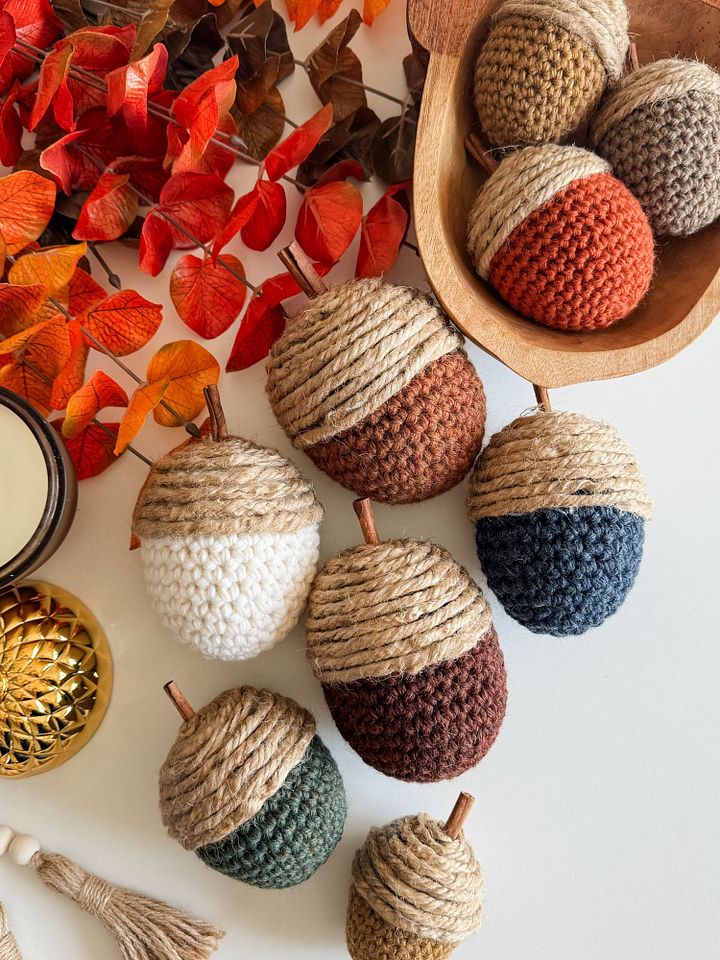 Rustic Farmhouse Acorns Crochet Pattern product image (1)
