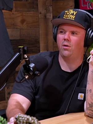 Searching For Love In All The Wrong Craigslist...? #thetupyshow #neverholdback #comedy  #trending