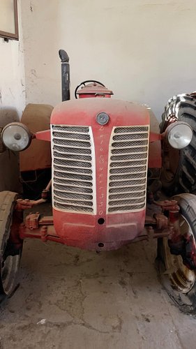 Zetor Super 550 - del 1962 

Dalla collezione di @marieddu74 

#zetor #zetorsuper #zetorsuper550 #oldtracotr #history #agrico...