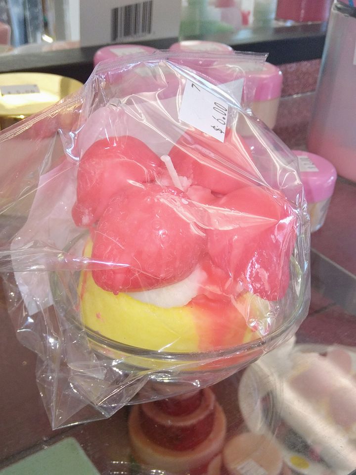 Mini Strawberry Shortcake Candle product image (1)