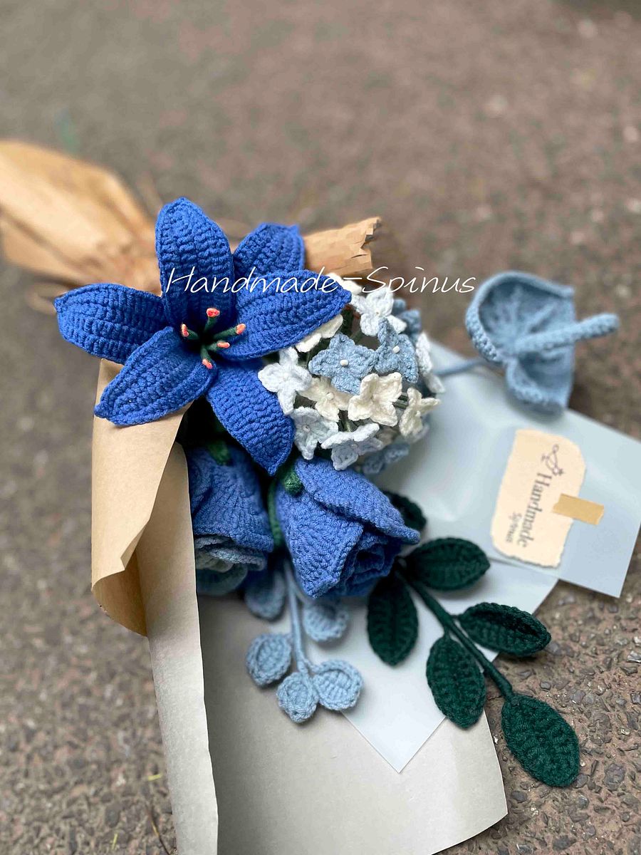 Blue Fireworks Crochet Knit Bouquet product image (5)