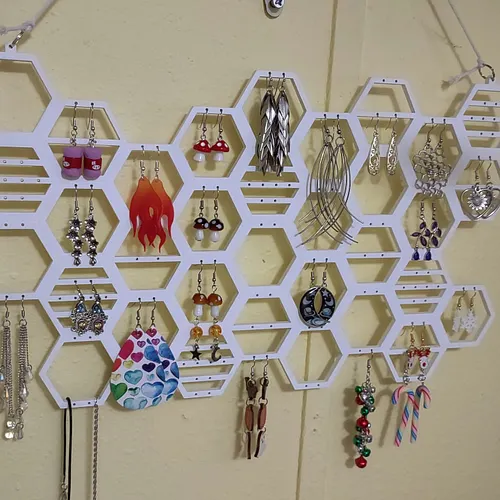 Feeling super spoiled for xmas already! A friend sent me this cute as heck earring display, which it perfect for my room. An ...