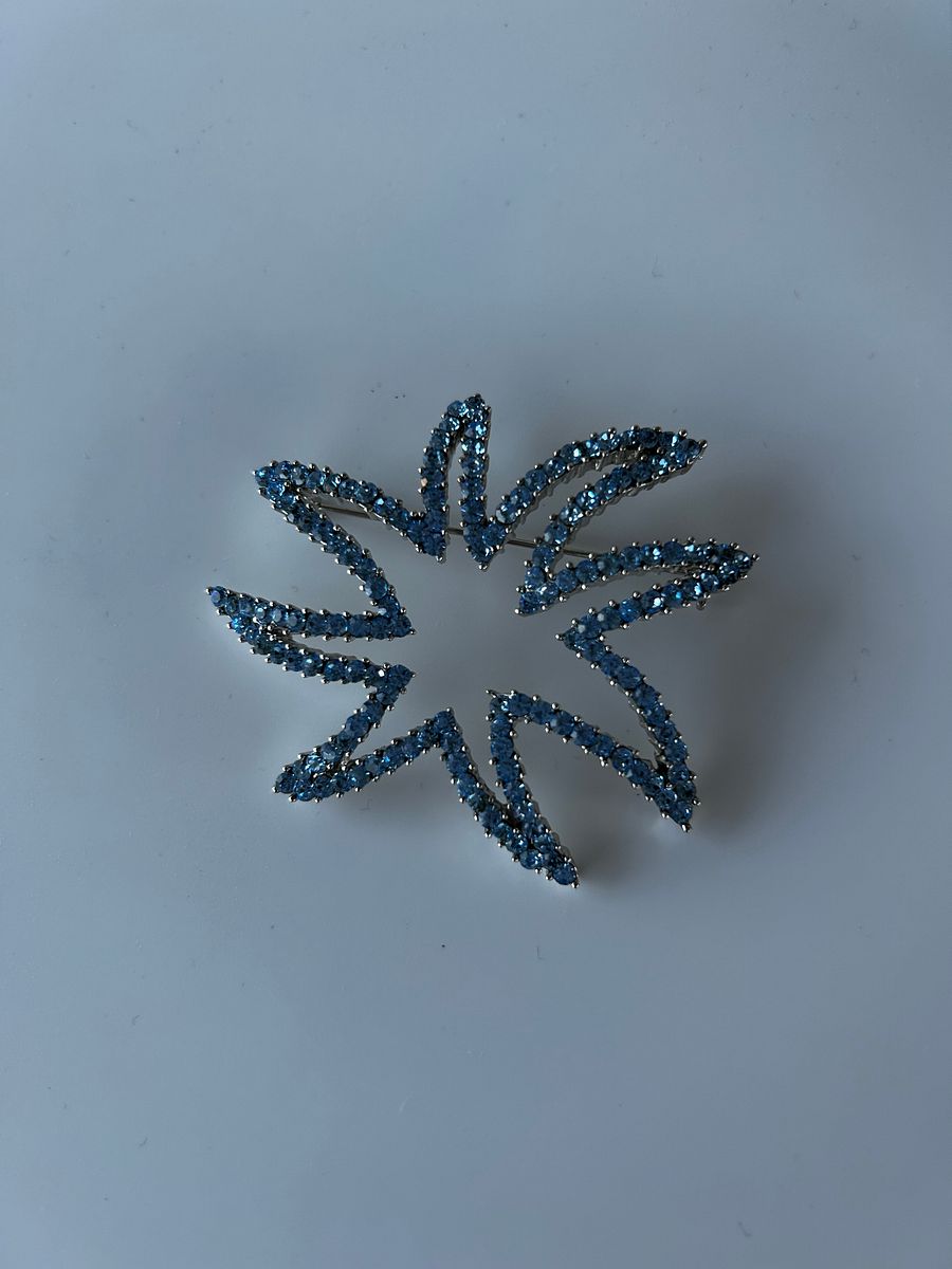 Silver Tone Abstract Star Blue Rhinestone Brooch product image (4)