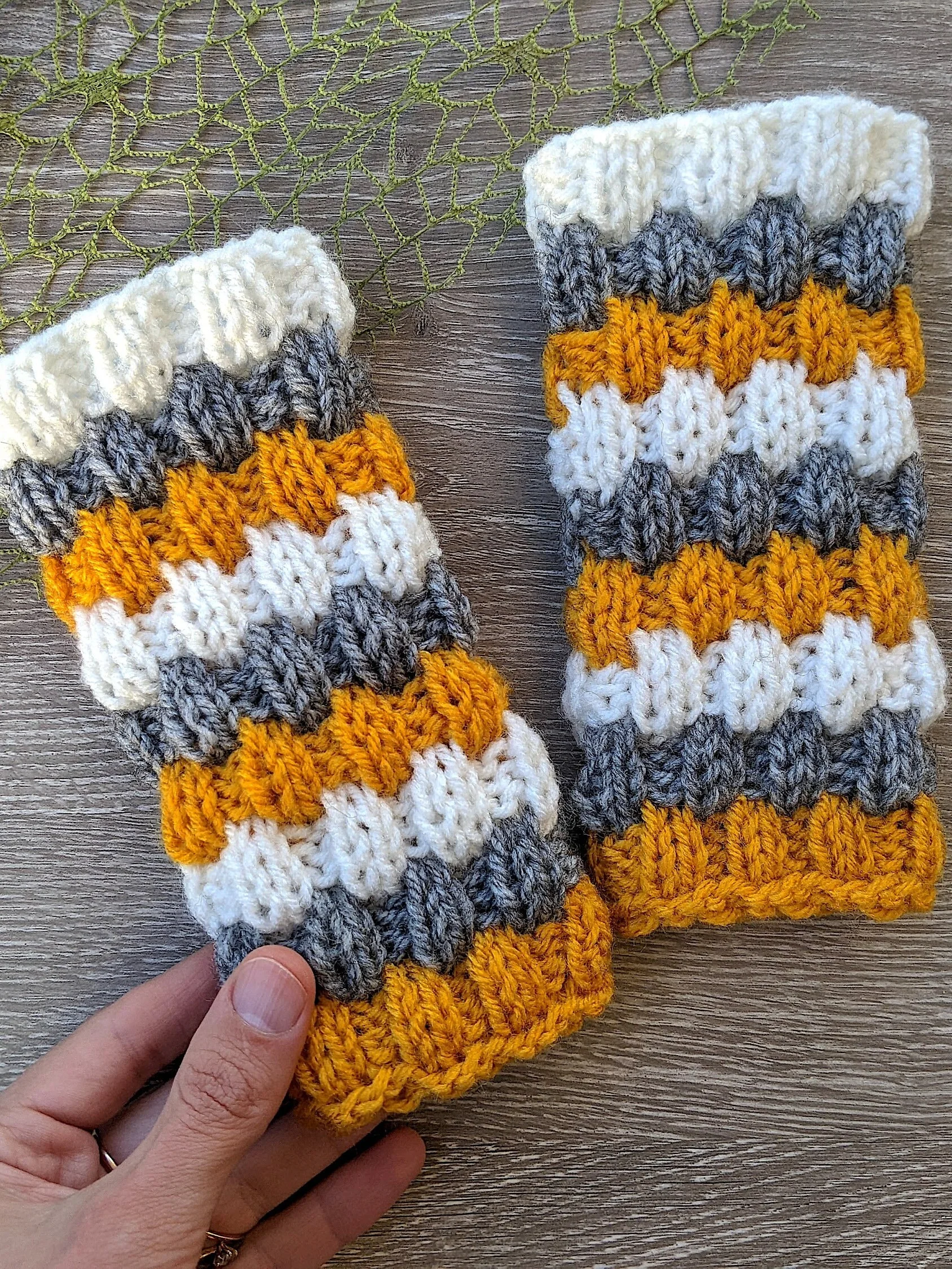 Baby Knit Leg Warmers Pattern: 12-24 Months product image (2)