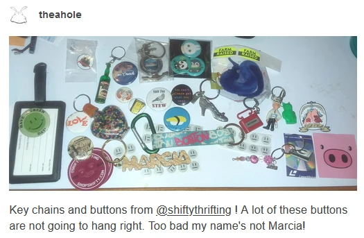Keychains and Buttons Junk Box product image (4)