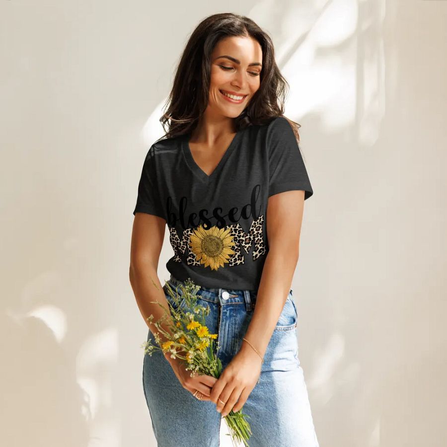 Leopard Mom Sunflower Graphic Tee product image (26)