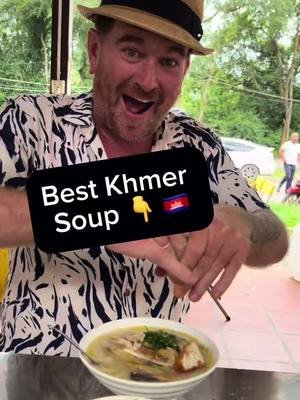 Angkor Wat Street Soup 🍜 🇰🇭 #mahoneytravels #Angkorwat #siemreap #youtube 