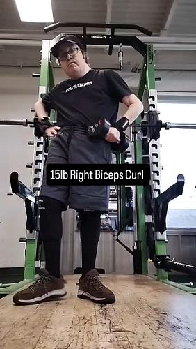 15lb right biceps curls 
Use LibertyLinks10 for discount on @holstrength purchase 
#gymmotivation #fitnessmotivation #workout...