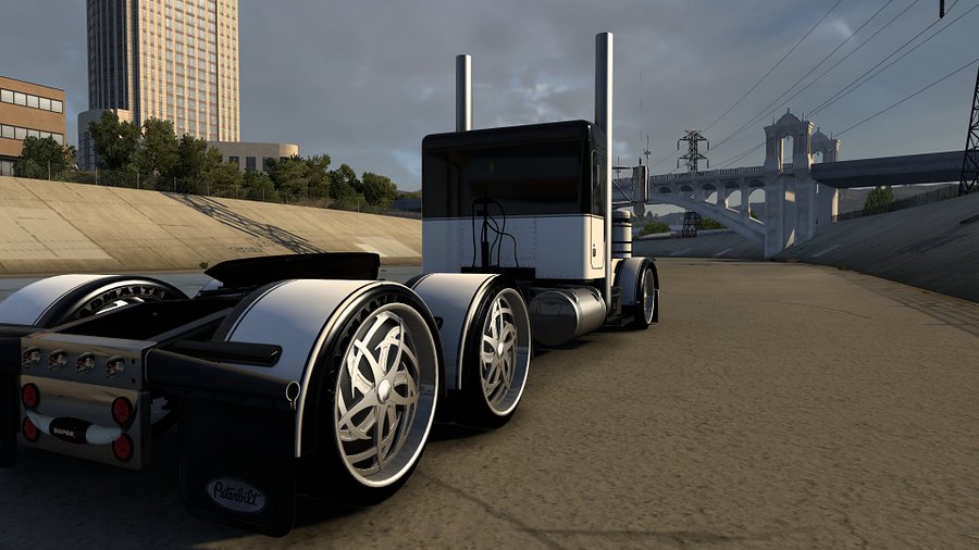 Kenworth W900 "The Legend" / SLM 359 Bundle product image (5)