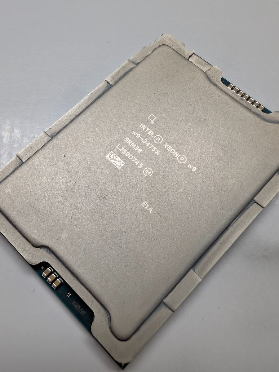 Intel Xeon W9 3475x [36-core] product image (4)