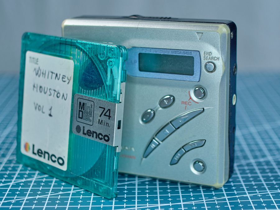 Sony MZ-R500 MiniDisc Player product image (8)