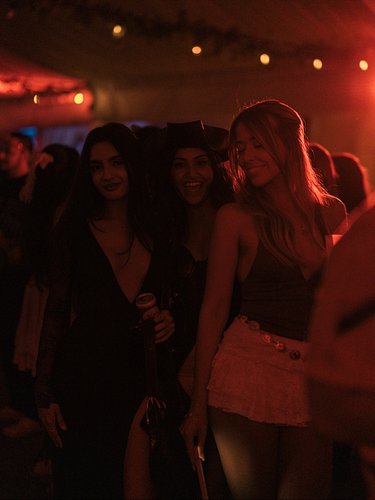 IN THE WILD.

#atlanta #atl #atlga #thingstodoinatlanta #atlevents #atlantaevents #atlnightlife #atlnights #dating #date #irl...