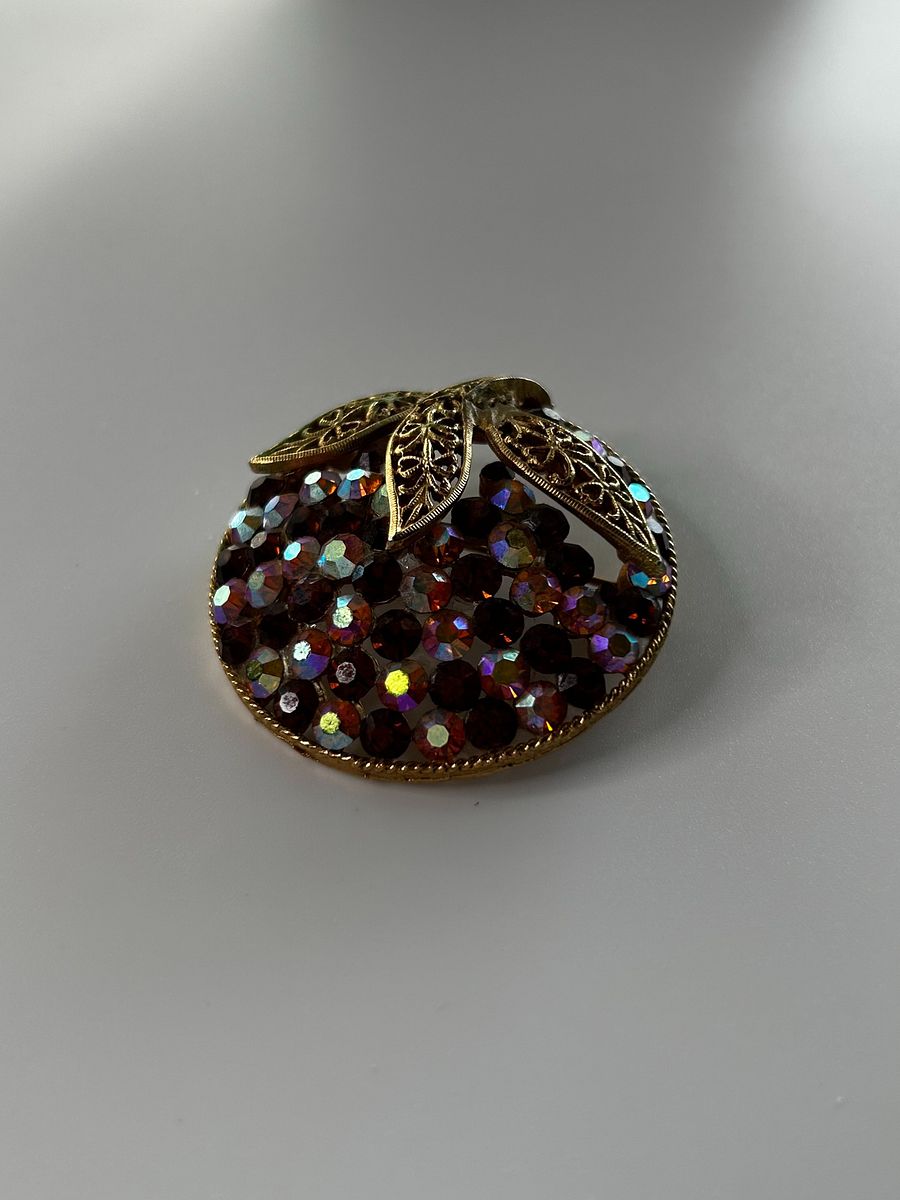 Vintage Gold Tone Circle Leaves AB Rhinestone Crystals Brooch product image (2)