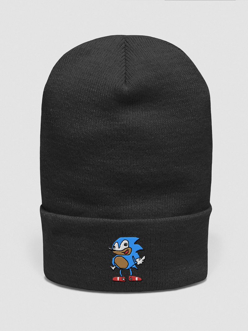 Gorrito con logo hecho con paint