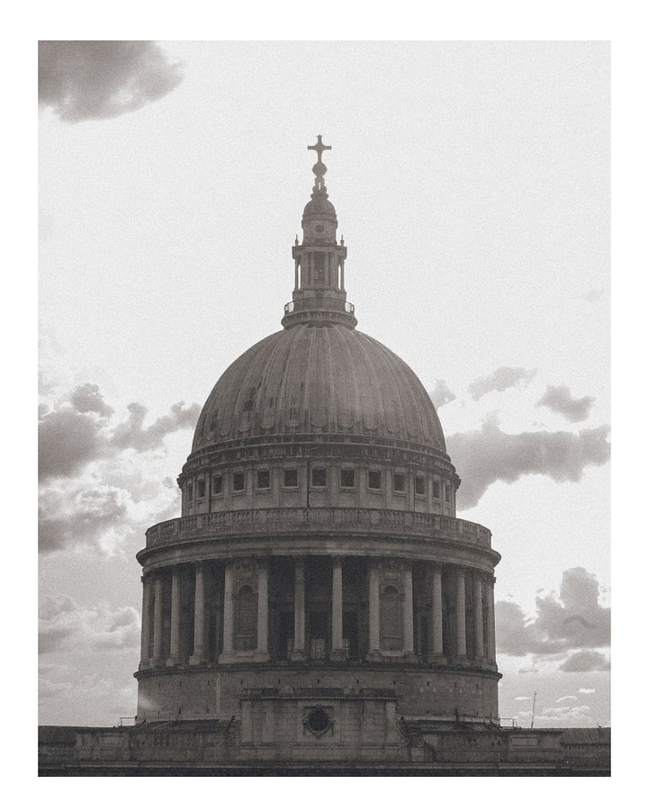 St. Paul's Dome - Black & White / Digital product image (1)