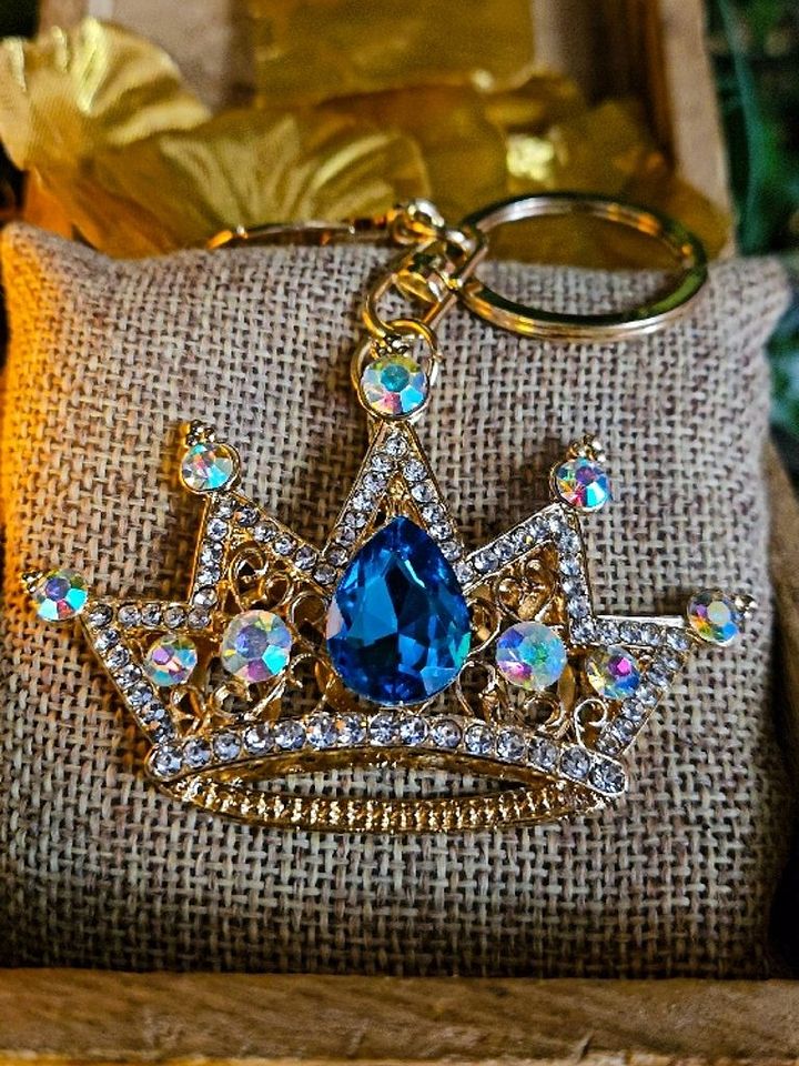The Armored Kingdom Royal Aqua Blue Crown Keychain product image (1)