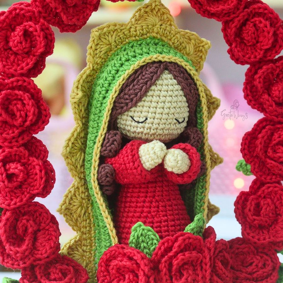 Virgen de Guadalupe Amigurumi Hecha a Mano con Rosas: Un Regalo de Fe y Amor (Descarga Digital) product image (4)