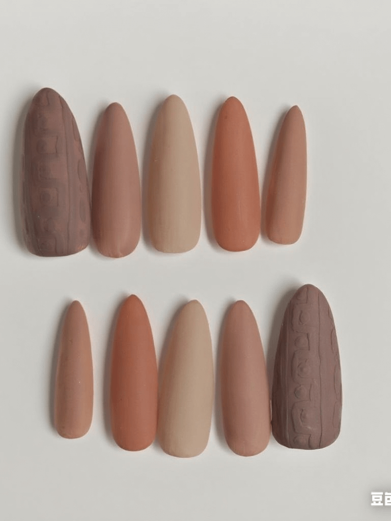 Pumpkin Spice Cozy Nails product image (3)