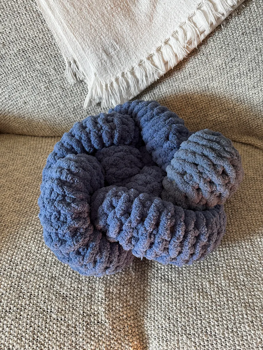 Knotted Pillow product image (2)