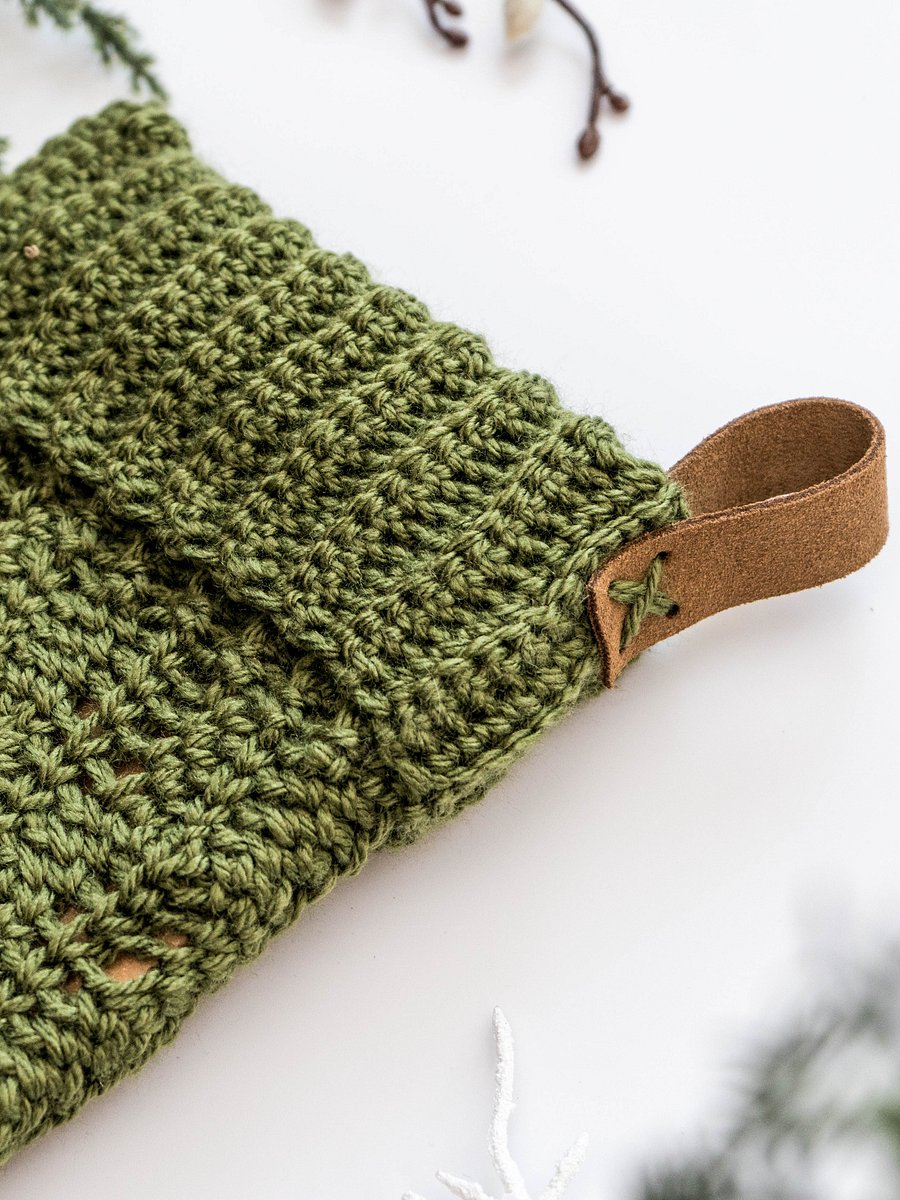 Mistletoe Crochet Stocking Magical Stitches product image (3)