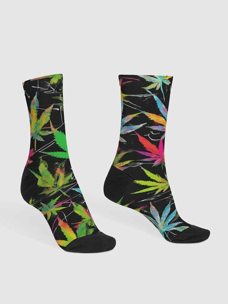 TRIPPY LEAFS ON BLACK product image (4)