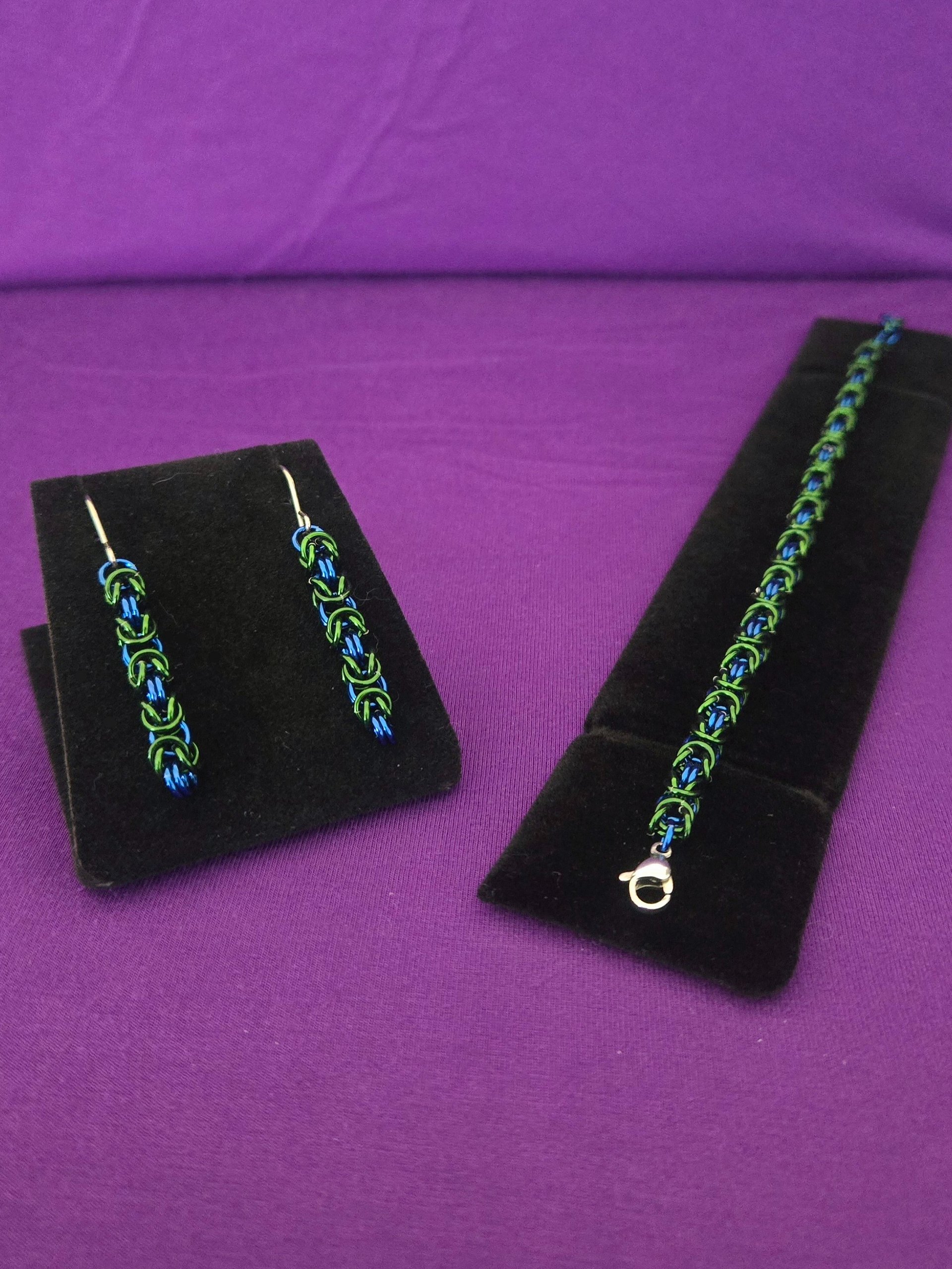 Chainmail Bracelet and Earring - Green and Blue product image (1)