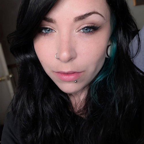 Back 2 black! 🖤 (And a lil teal heheh)
