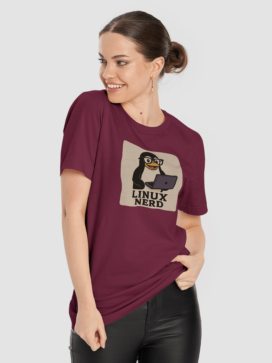 "Linux Nerd" T-Shirt product image (5)