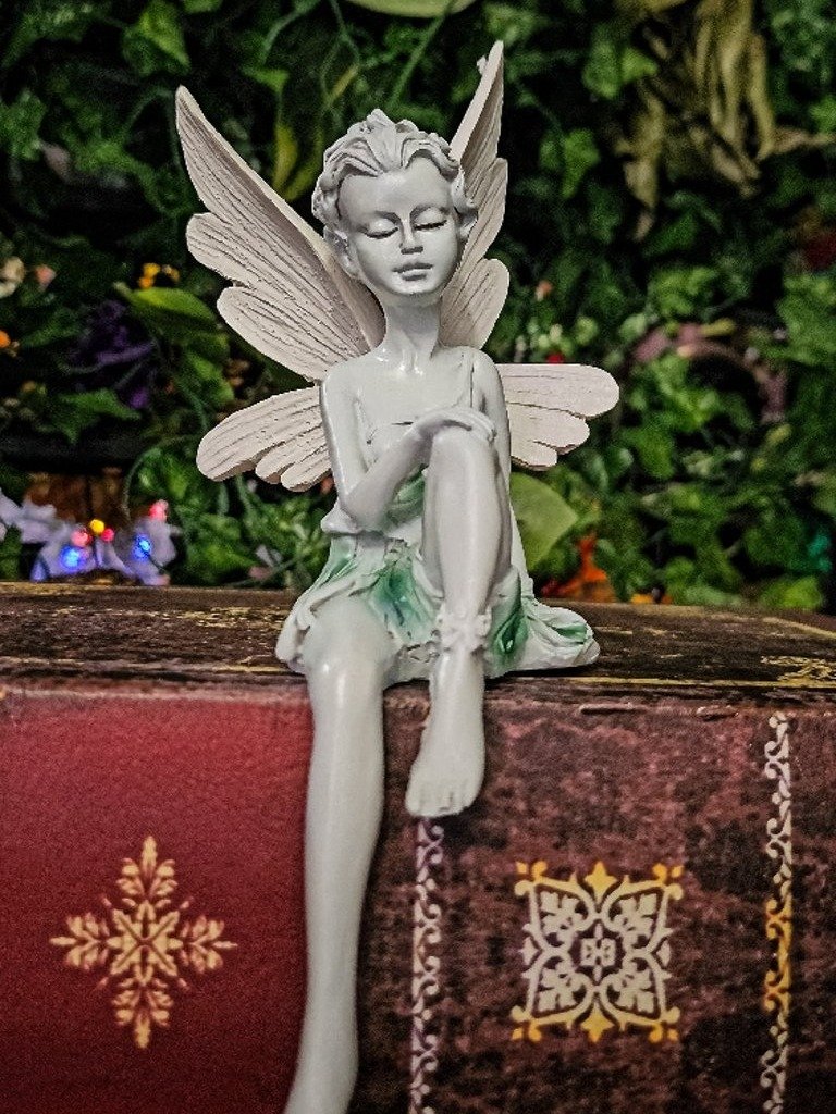 The Armored Kingdom Everbloom Fairy of the Silver Forest Statue product image (2)
