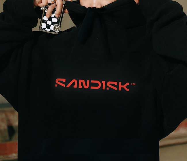 Hoodies & Sweatshirts