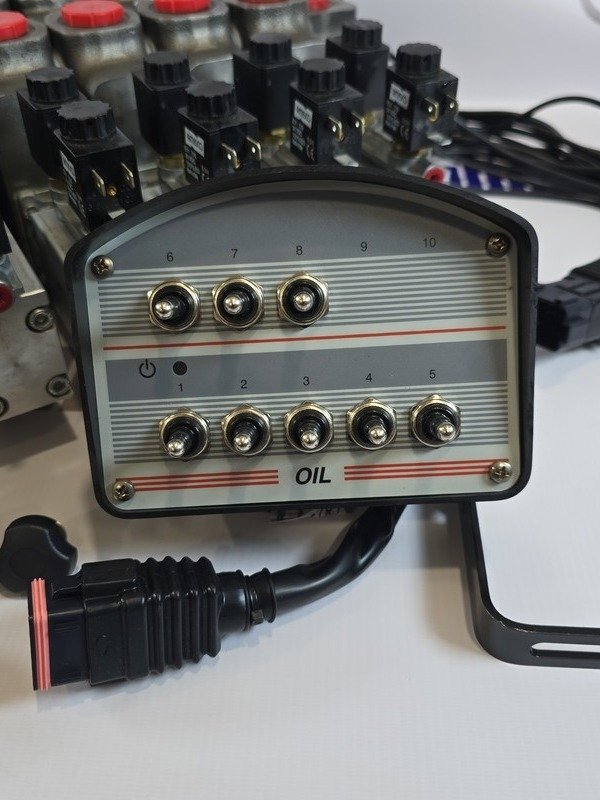 Akon KV20 7 Functions with Pneumatic-Electric Control 24VDC 6.5W with Salvarani Oil-Box Control Panel with 8 Double-Way Switches product image (3)