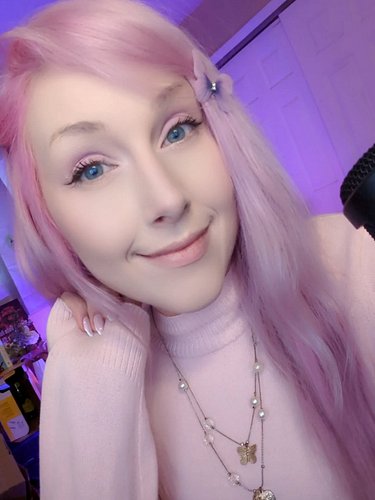 🌸🌸🌸🌷🌷🩷🩷
Ya girl is in a pink moment and loving it.

Might be a typical 