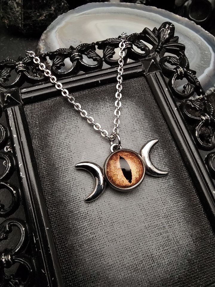 Moon Spirit - Selene Golden Cat product image (1)