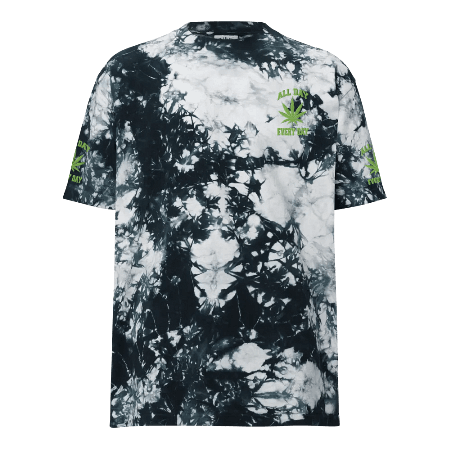 Green Cannabis Leaf | Graphic Tee product image (1)