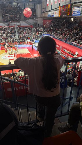 🎉 Hier, on a vécu un super moment en famille au match du SLUC Nancy 🏀🔥
Les enfants ont adoré l’ambiance, les mascottes, la mu...