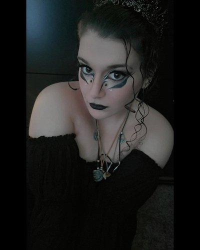 some looks from last weekend's twitch event with @perwethien 🖤💎 also its hard to believe that my first ever single dropped le...