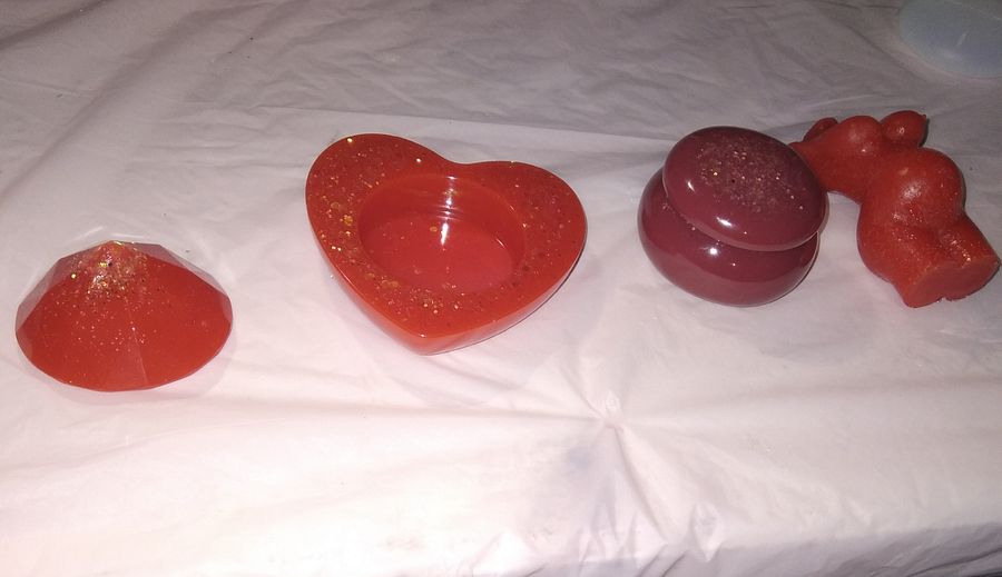 Heart-shaped Epoxy Resin Tealight Candle holders.... product image (7)