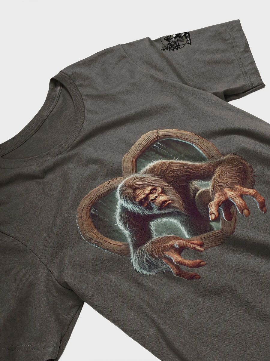 HEART STEALING BIGFOOT T-SHIRT product image (2)