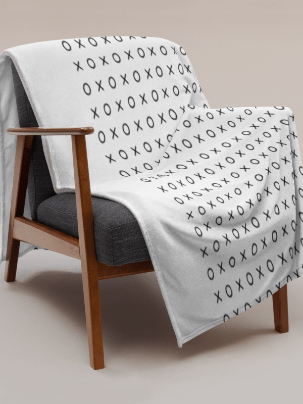 xoxo Cozy Fuzzy Dreams Throw Blanket product image (1)