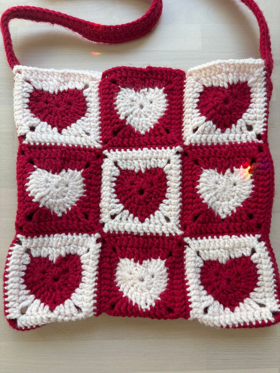 Pink and Red Crochet Heart Tote product image (2)