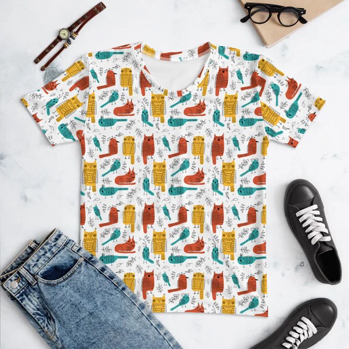 Vibrant Owl Delight: Perfect T-Shirt for Owl Lovers product image (1)