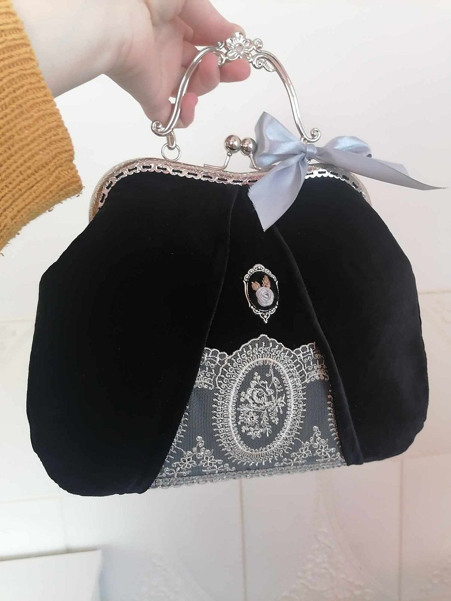 Vintage velvet #1 product image (3)