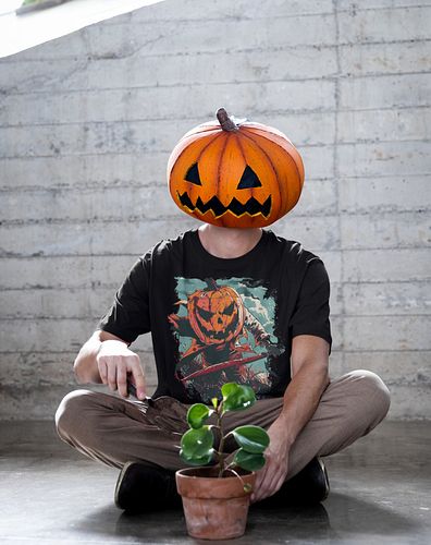Slasher Jack!!!

Jack-O-Lantern as an antagonist in a retro Slasher movie.

Click the link in Bio @lynzorarts to find more an...